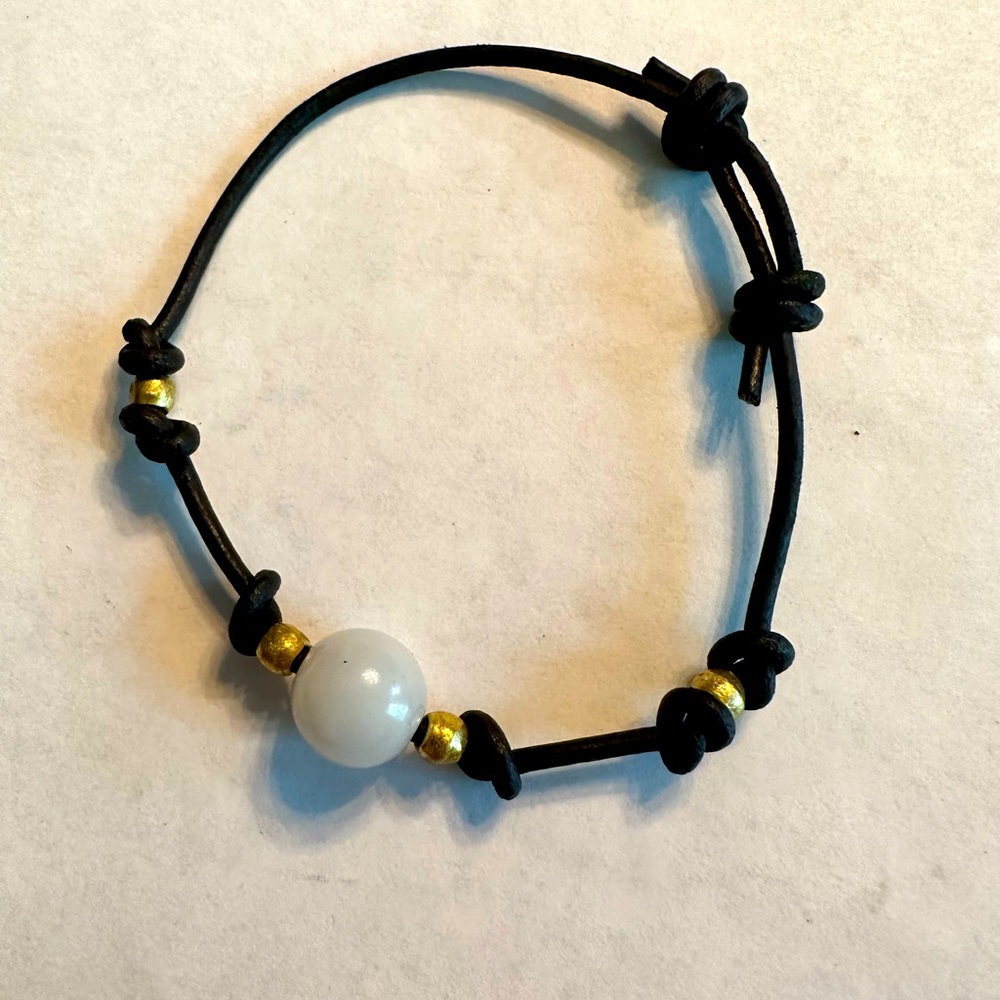 ARTISAN White Jade Brass Beads Brown Knotted Leather Sliding Knot Bracelet
